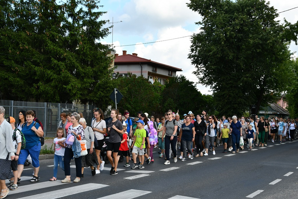 Pielgrzymka na Jasną Górę wyruszyła z Wegrowa