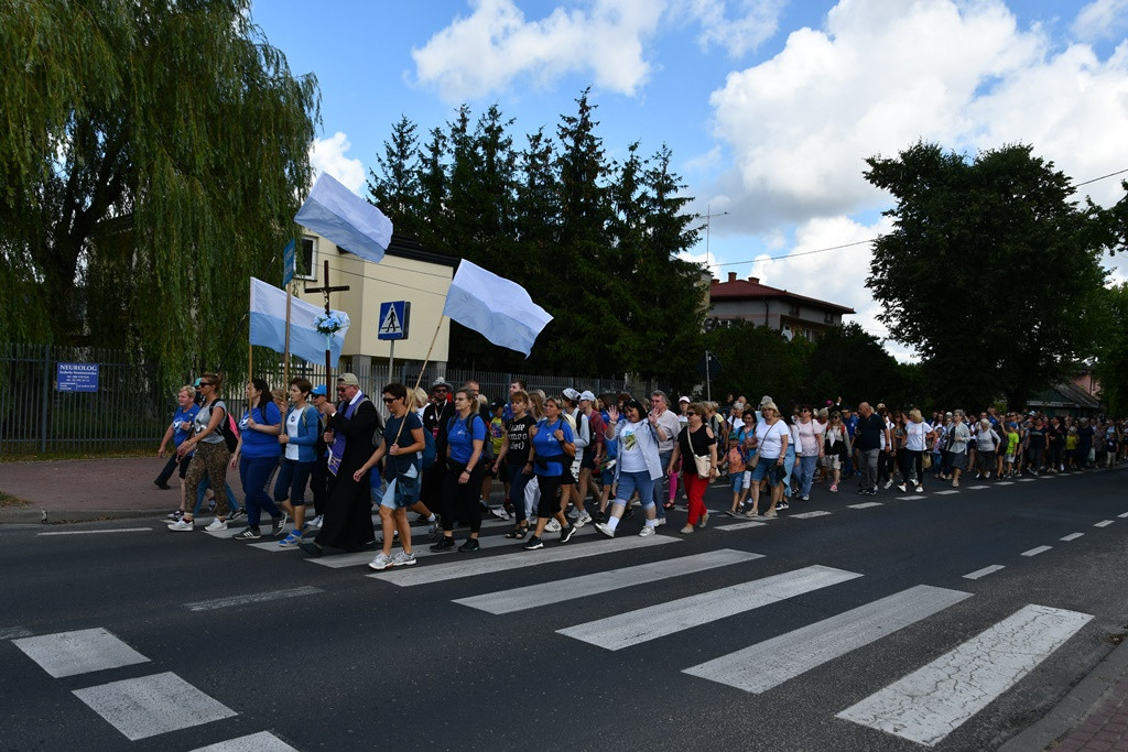 Pielgrzymka na Jasną Górę wyruszyła z Wegrowa