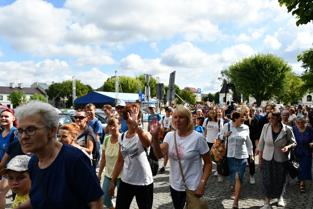 Pielgrzymka na Jasną Górę wyruszyła z Wegrowa