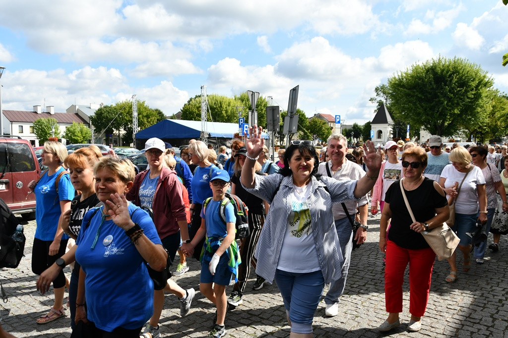 Pielgrzymka na Jasną Górę wyruszyła z Wegrowa