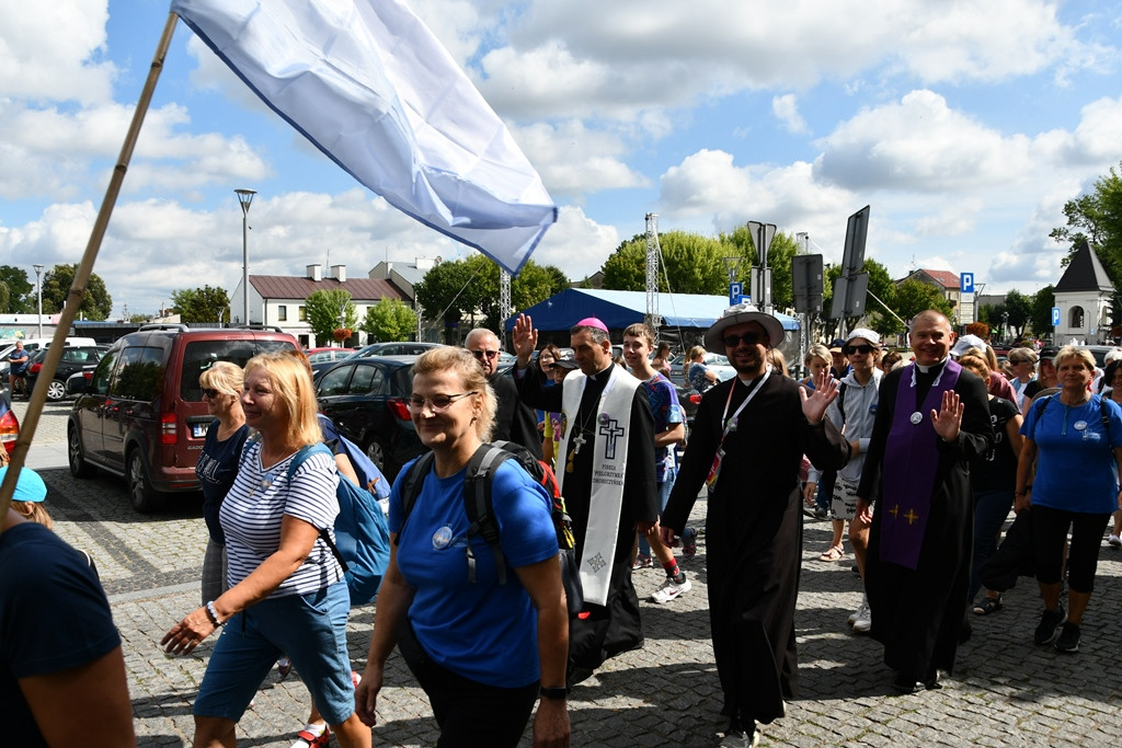 Pielgrzymka na Jasną Górę wyruszyła z Wegrowa