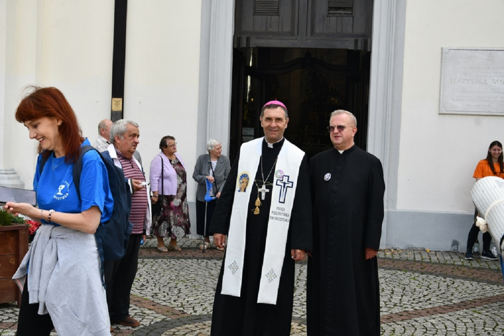 Pielgrzymka na Jasną Górę wyruszyła z Wegrowa