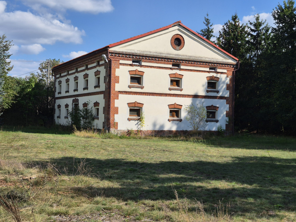 Dwór w Paplinie zmienił właściciela