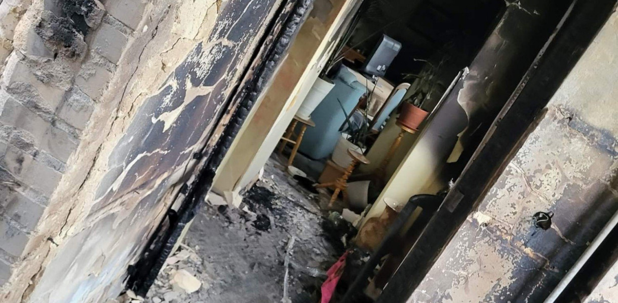 Tragiczny pożar w Łochowie. Zginęła 26-latka, rodzina straciła dobytek [ZBIÓRKA]