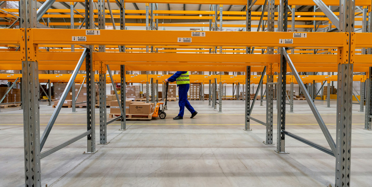 Technologie RFID w logistyce magazynowania: Rewolucja w zarządzaniu łańcuchem dost