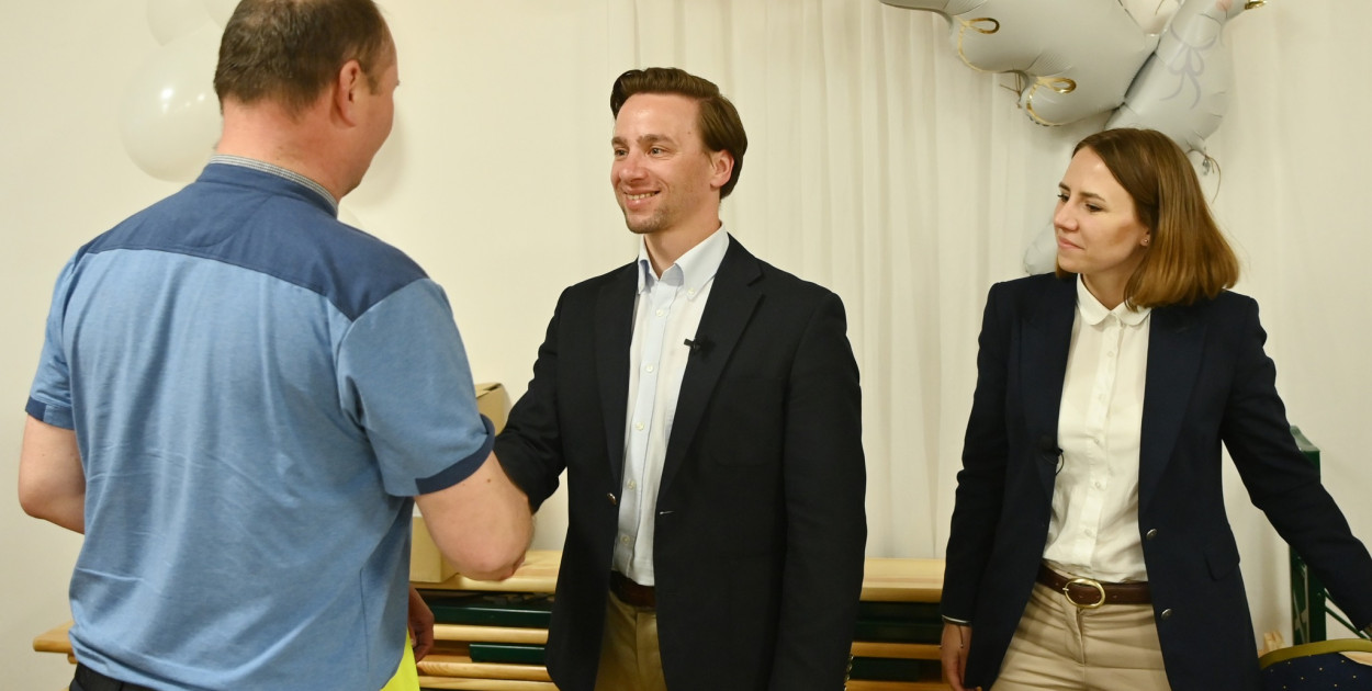 Krzysztof Bosak podczas jednego ze spotakań. (fot. FB/Krzysztof Bosak https://www.facebook.com/photo?fbid=783042186511364&set=pcb.783044369844479)