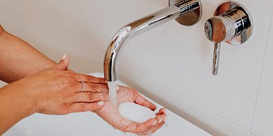Jak wybrać odpowiednie mydła w płynie do sklepu interne-8384