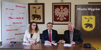 Podpisanie umów na budowę dróg w Węgrowie-7168