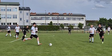 Derby Powiatu dla Czarnych. Deklasacja w meczu z Tajfunem-11128