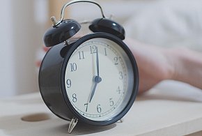 Kiedy cofamy zegarki? Tym razem zimowy czas przyjdzie prędzej-11971