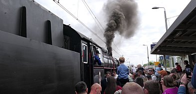 Tłumy podziwiały stuletni pociąg na PKP w Łochowie