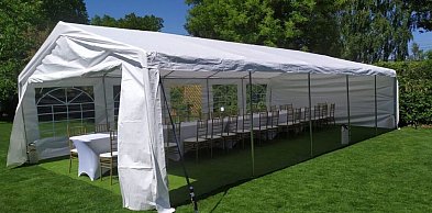 Dlaczego wynajem namiotu jest dziś standardem w organizacji eventów plenerowych