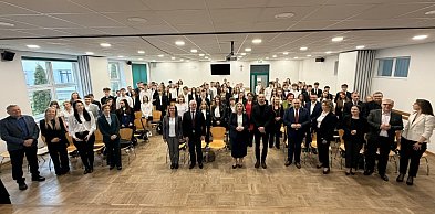 90 stypendiów Starosty Węgrowskiego. Najlepsi uczniowie nagrodzeni