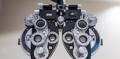 Niewyraźne widzenie, bóle głowy, zmęczone oczy? Sprawdź, kiedy warto skonsultować