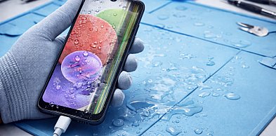 Dlaczego dochodzi do uszkodzenia tylnej szybki w Galaxy S21