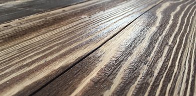 Ręcznie przygotowane drewno do świadomych aranżacji