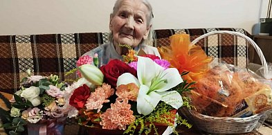 Pani Irena ze Starejwsi skończyła 100 lat!-12073