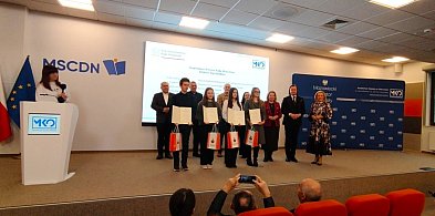 Stypendia Premiera dla uczniów z naszego powiatu-12879