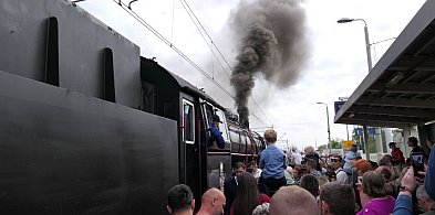 Tłumy podziwiały stuletni pociąg na PKP w Łochowie