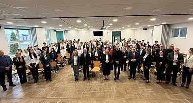 90 stypendiów Starosty Węgrowskiego. Najlepsi uczniowie nagrodzeni