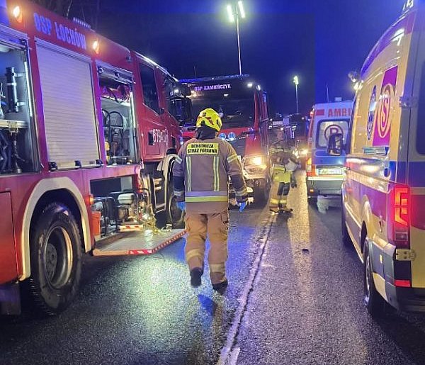 Wypadek autobusu w Kamieńczyku. 10 osób rannych