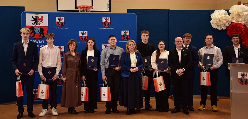 II Powiatowa Gala Sportu. Najlepsi sportowcy z powiatu węgrowskiego nagrodzeni