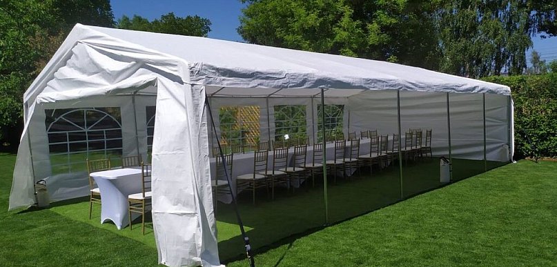 Dlaczego wynajem namiotu jest dziś standardem w organizacji eventów plenerowych