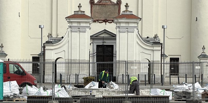 Ruszył remont fontanny na Rynku Mariackim