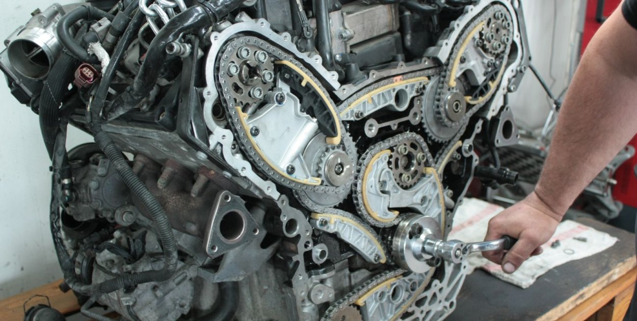 Czy kontrolka „check engine” może mieć związek z rozrządem? Co...