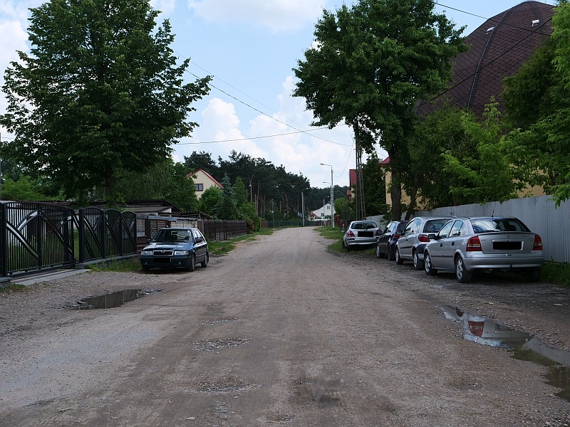 Tak aktualnie wygląda ul. Obrońców Westerplatte, na remont której mieszkańcy czekali od lat